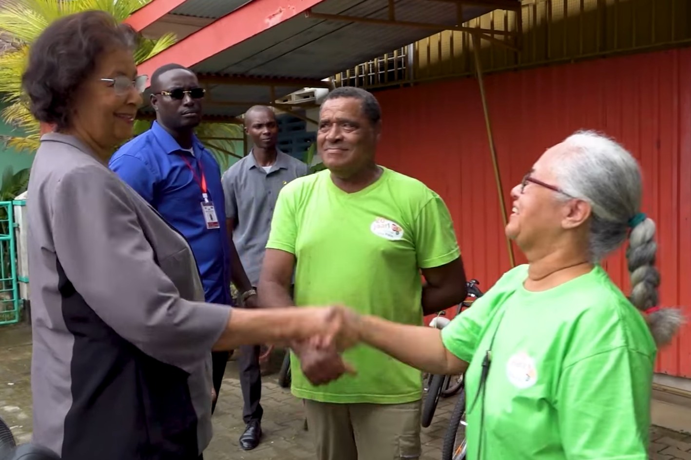 simons met tikar